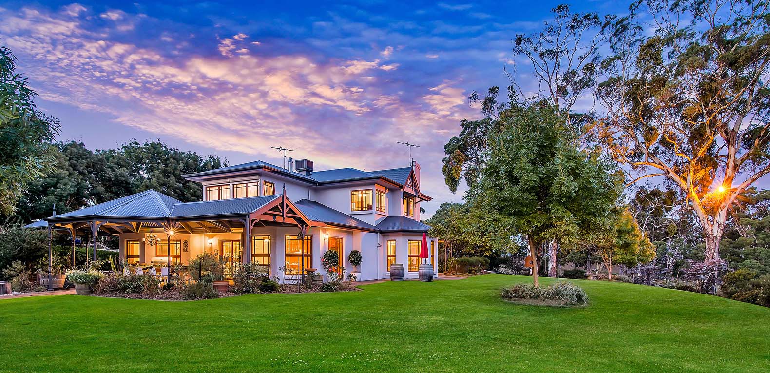 DeeAnne Hunt Lifestyle Property Adelaide Hills Real Estate Agent DeeAnne Hunt Lifestyle Property Adelaide Hills Real Estate Agent