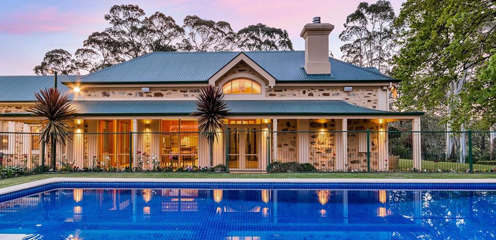 DeeAnne Hunt Lifestyle Property Adelaide Hills Real Estate Agent DeeAnne Hunt Lifestyle Property Adelaide Hills Real Estate Agent