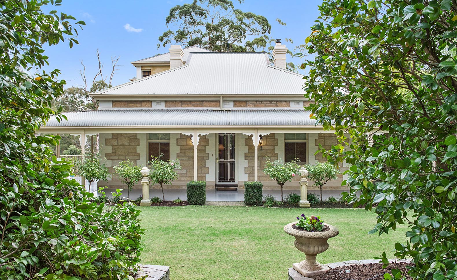 Dee-Anne Hunt - 40 Waverley Ridge Road Crafers West
