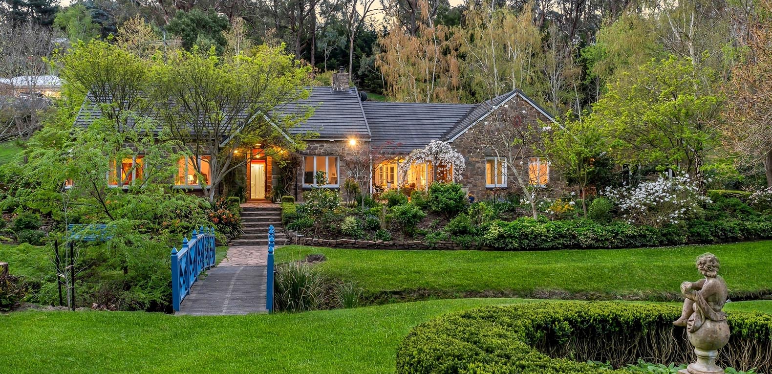 DeeAnne Hunt Lifestyle Property Adelaide Hills Real Estate Agent DeeAnne Hunt Lifestyle Property Adelaide Hills Real Estate Agent