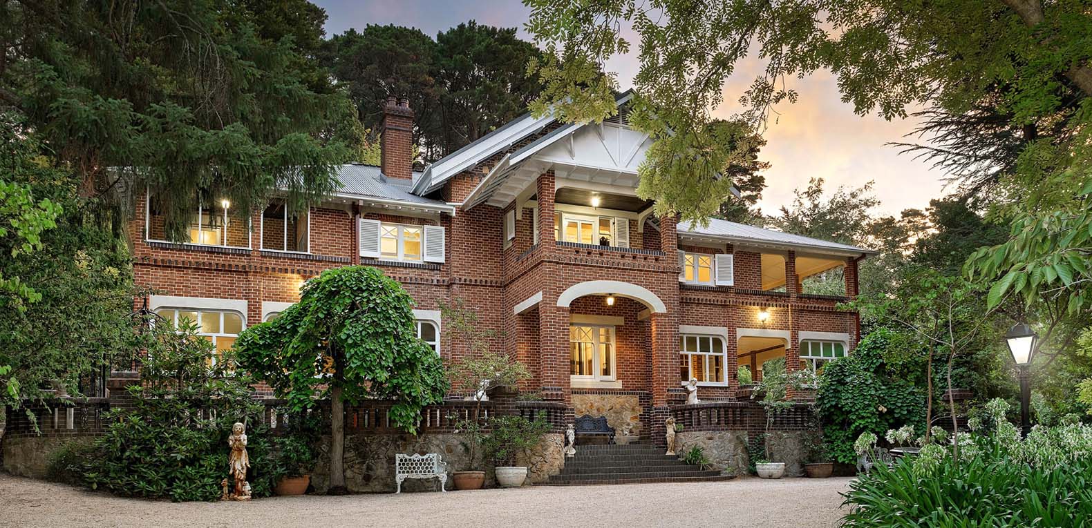 DeeAnne Hunt Lifestyle Property Adelaide Hills Real Estate Agent DeeAnne Hunt Lifestyle Property Adelaide Hills Real Estate Agent