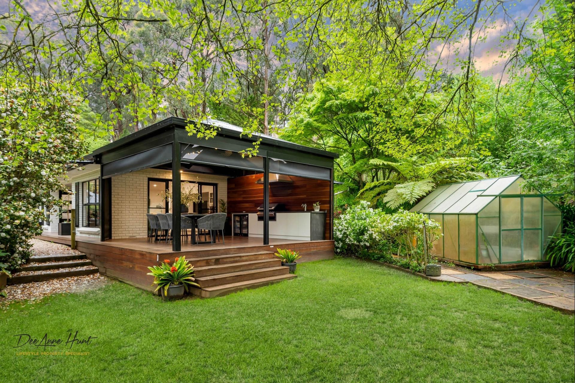 545 Piccadilly Road Summertown DeeAnne Hunt